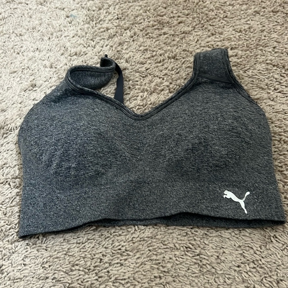 Women’s Puma sports bra Size Large NWOT